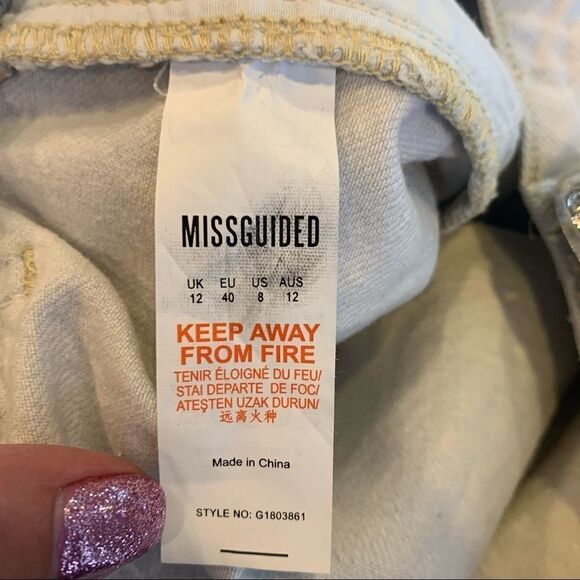 Missguided Double Belt Buckle High Rise Jean Short - Picture 8 of 9